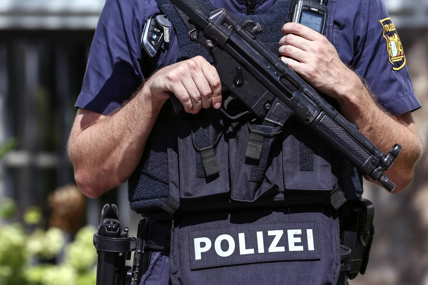 عنصر من الشرطة الألمانية (إ.ب.أ)