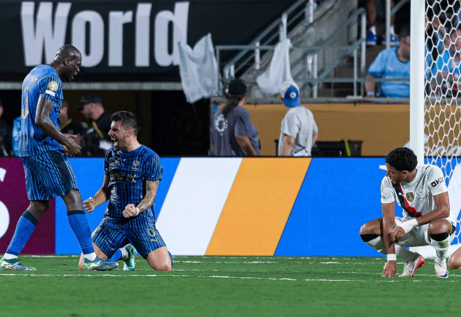 الدوري السعودي استثمر المليارات في أنديته ليصبح قوة كروية عالمية (نادي الهلال)