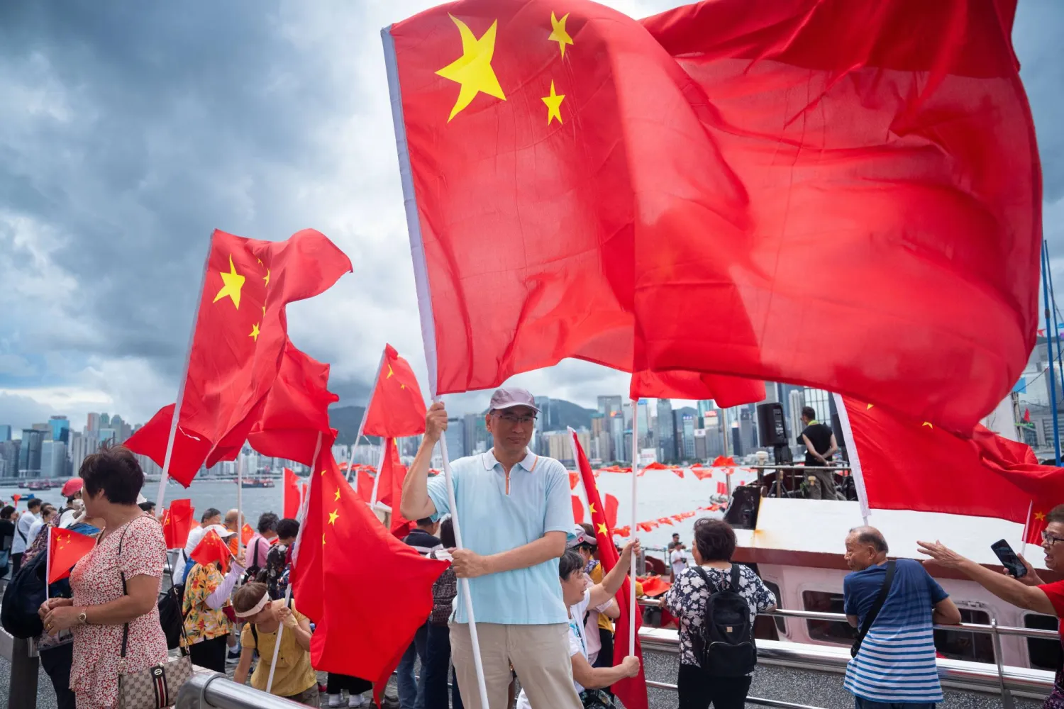 احتفالات بذكرى عودة جزيرة هونغ كونغ للحكم الصيني (إ.ب.أ)
