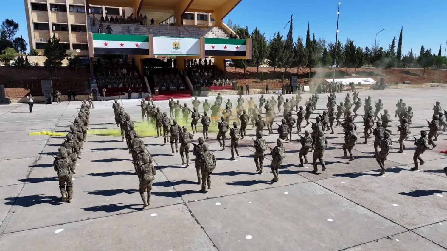 الفرقة 76 في الجيش العربي السوري تنفذ عرضاً عسكرياً في الأكاديمية العسكرية بحلب (سانا)