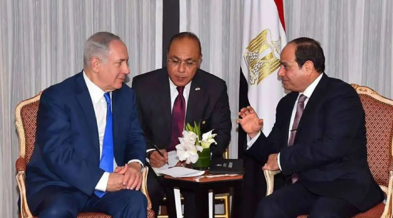 لقاء بين الرئيس المصري عبد الفتاح السيسي ورئيس الوزراء الإسرائيلي بنيامين نتنياهو بنيويورك في 19 سبتمبر 2017 (رويترز)