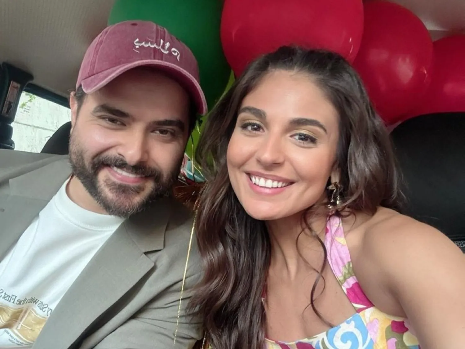 مع ناصيف زيتون خلال تصوير كليب «حلوة» (جينا أبو زيد) 