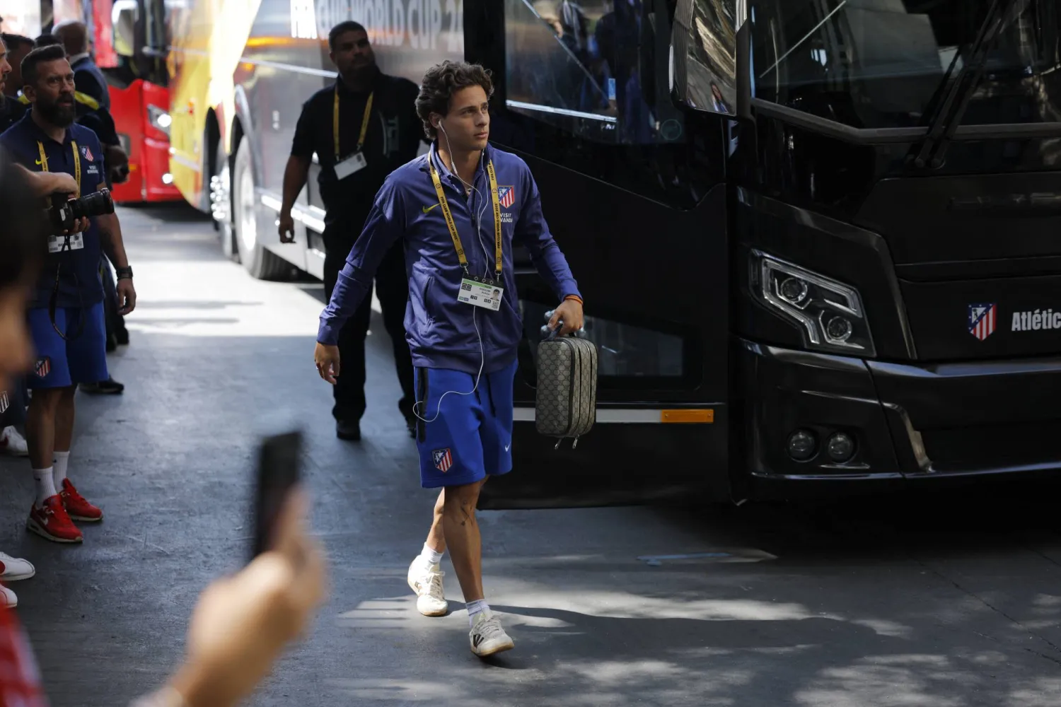 لاعب الوسط الدولي الإسباني رودريغو ريكيلمي (رويترز)