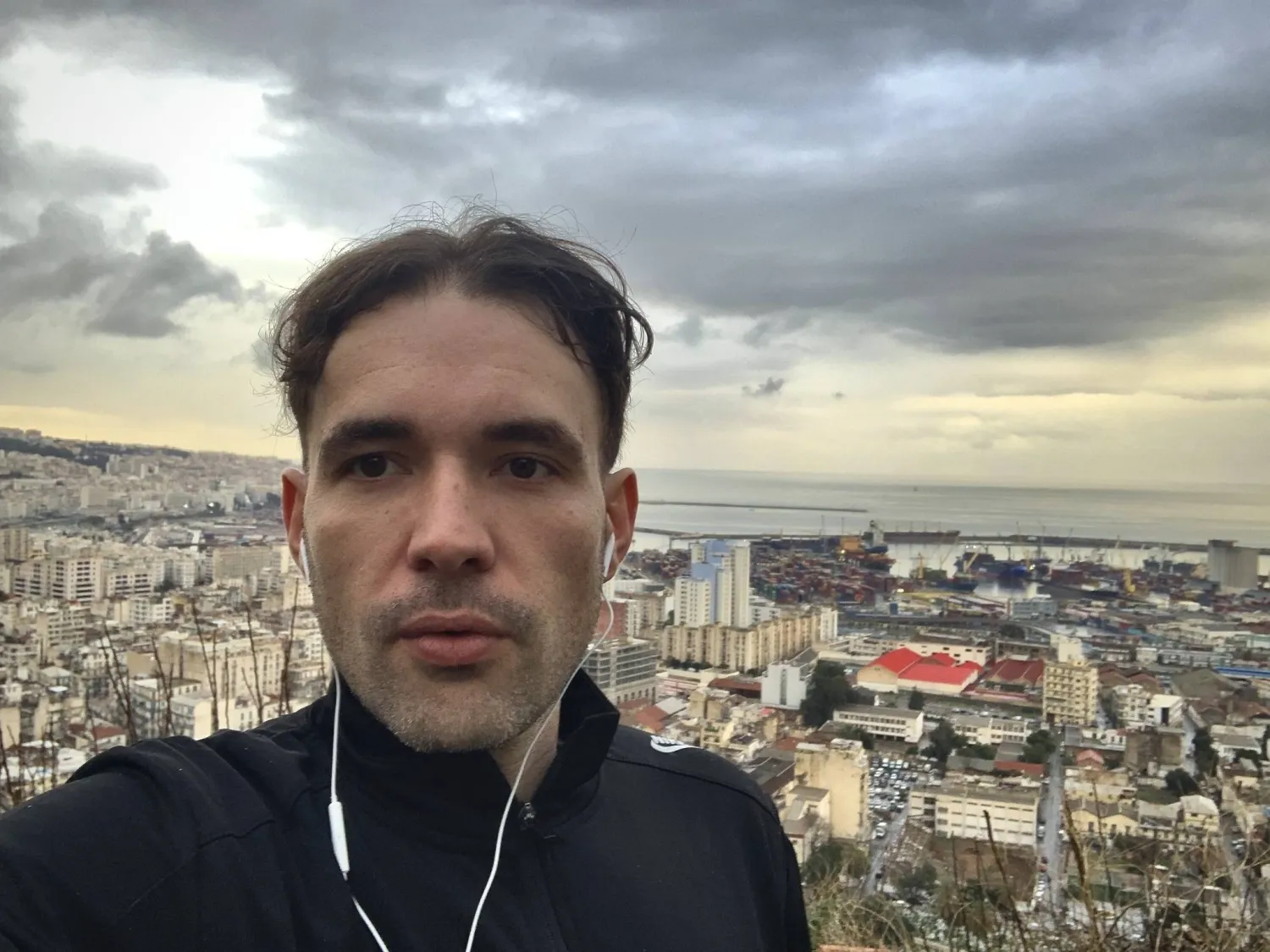 الصحافي الفرنسي كريستوف غليز قبل أيام من توقيفه (حسابه في «فيسبوك»)