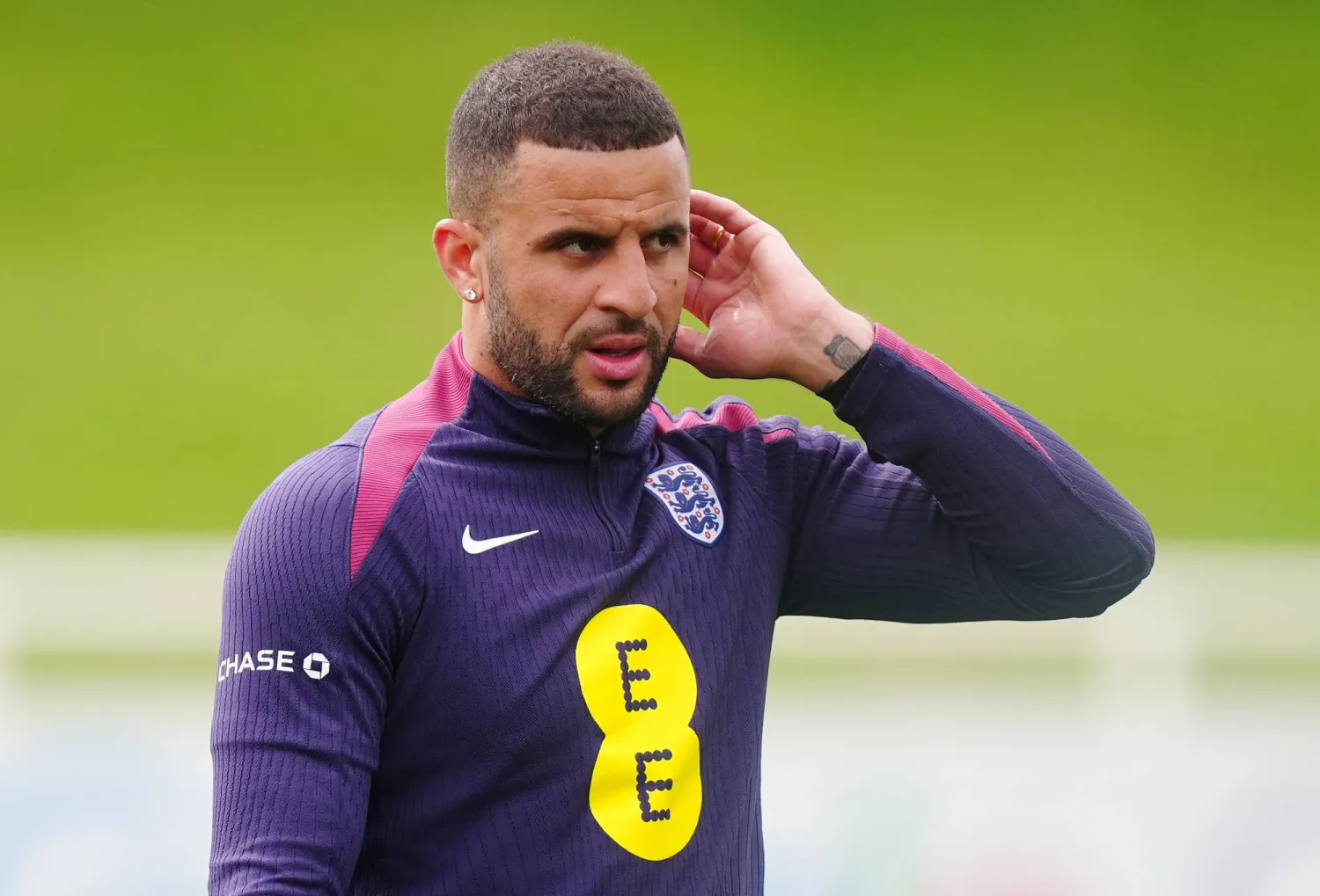 كايل ووكر إلى بيرنلي (د.ب.أ)