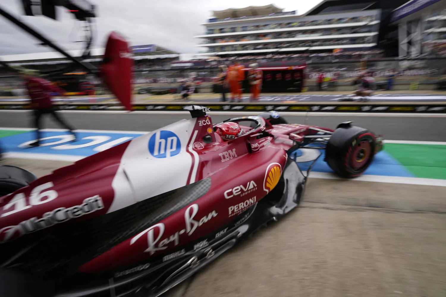 شارل لوكلير تصدر التجارب الحرة الأخيرة في سباق «جائزة بريطانيا» (أ.ب)