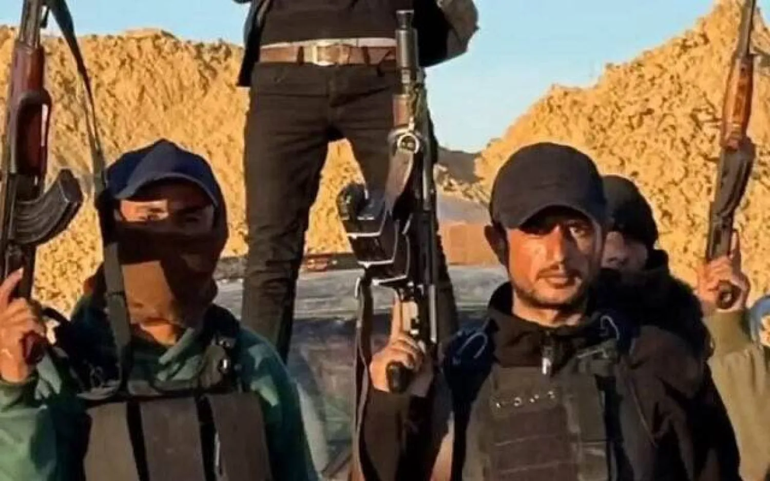 أعضاء مجموعة «أبو شباب» كما ظهروا في مقطع فيديو سابق (وسائل إعلام إسرائيلية)