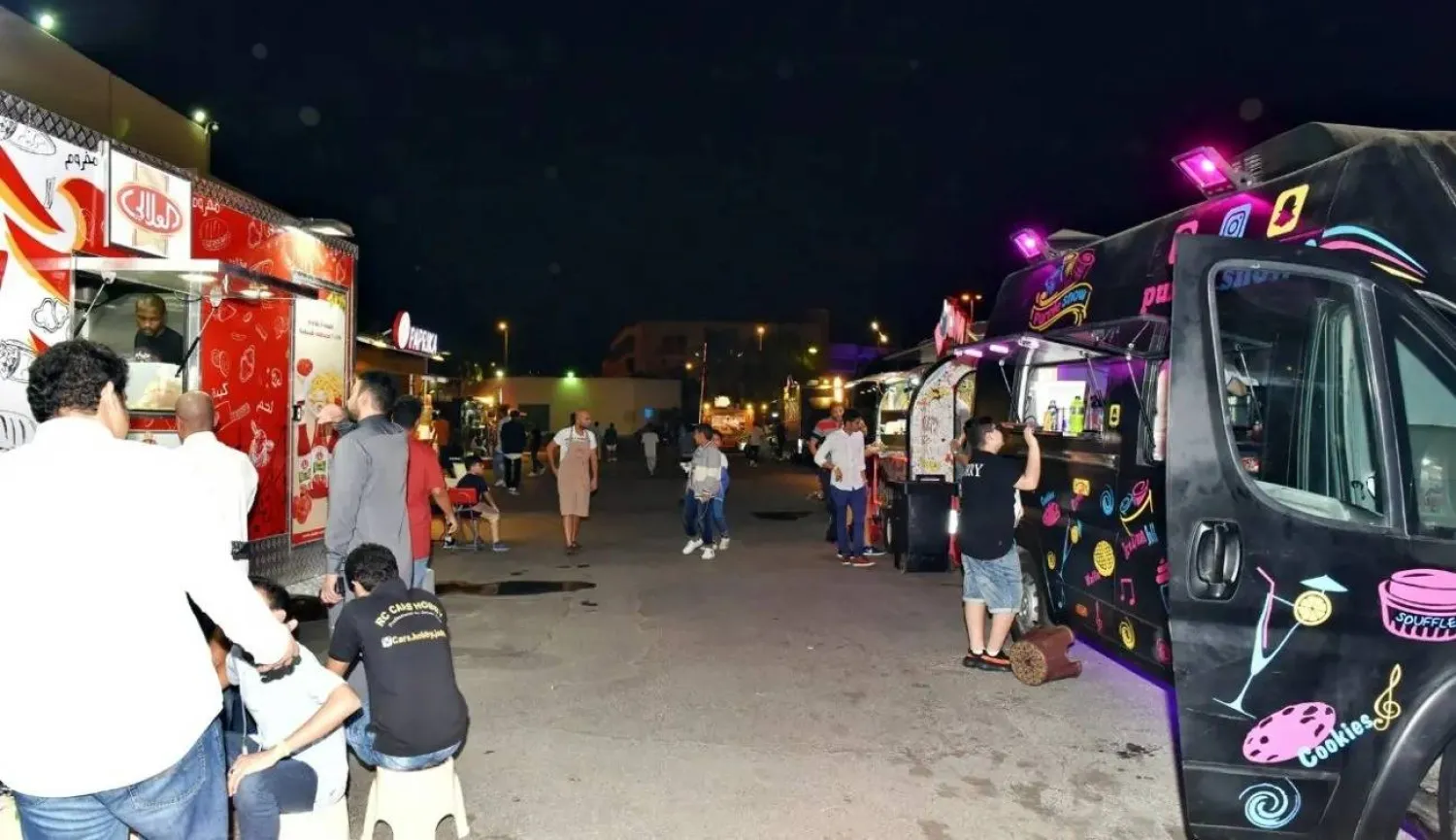 عربات متنقلة في محافظة جدة الواقعة غرب السعودية (الشرق الأوسط)