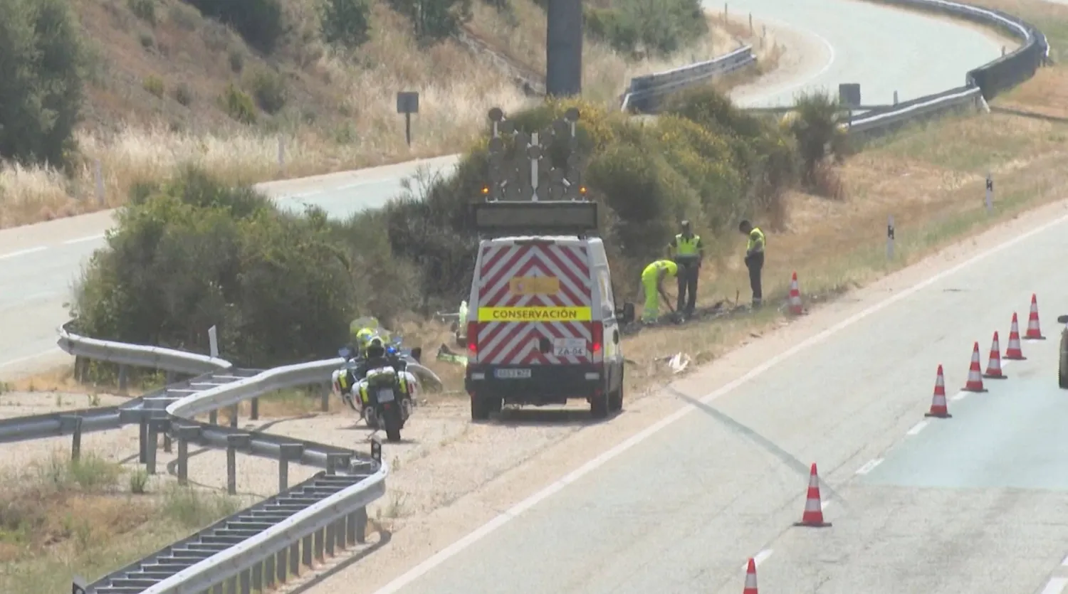 تقرير الخبراء سيركز على الآثار التي خلّفها أحد إطارات السيارة (رويترز)