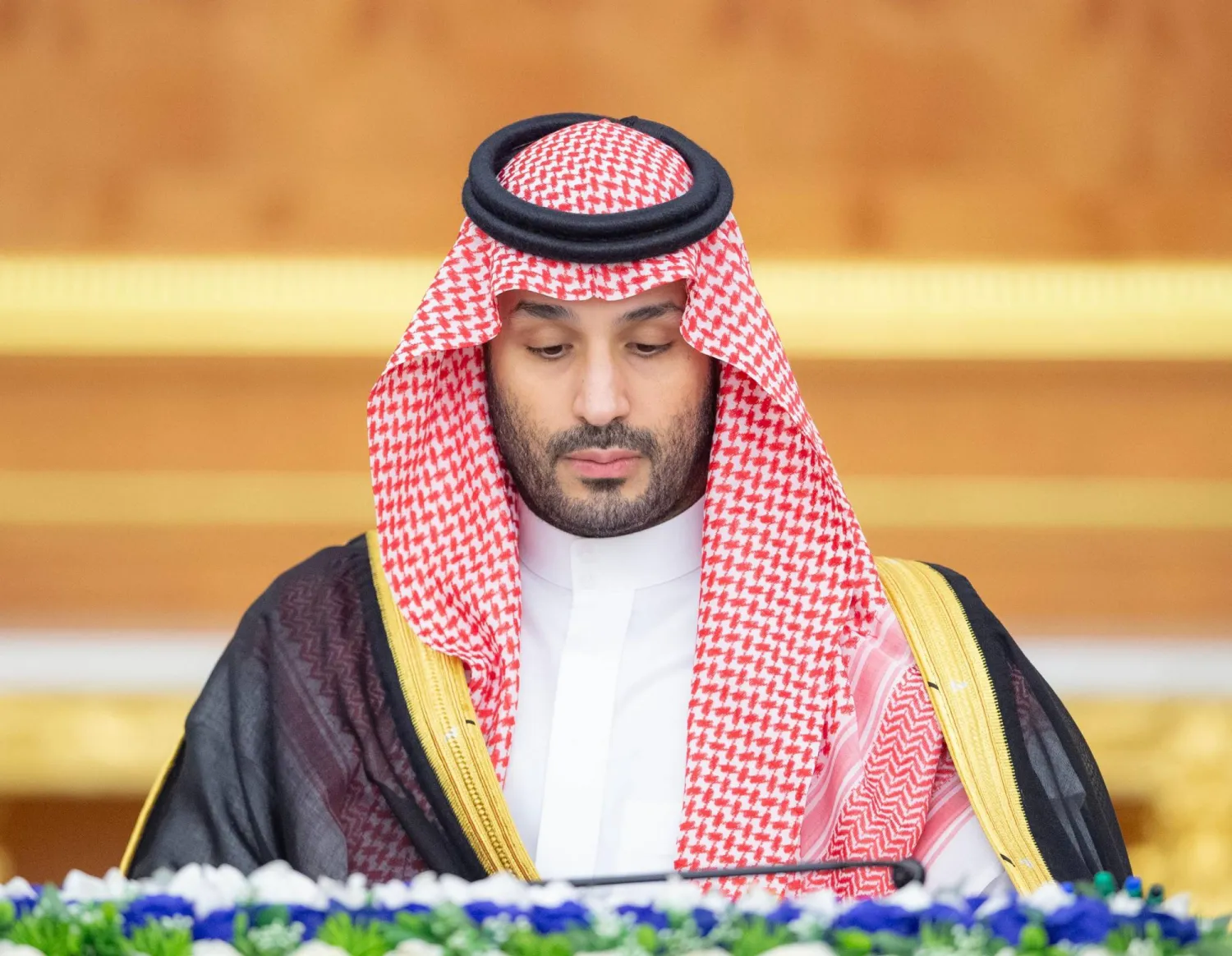الأمير محمد بن سلمان مترئساً جلسة مجلس الوزراء في جدة الثلاثاء (واس)