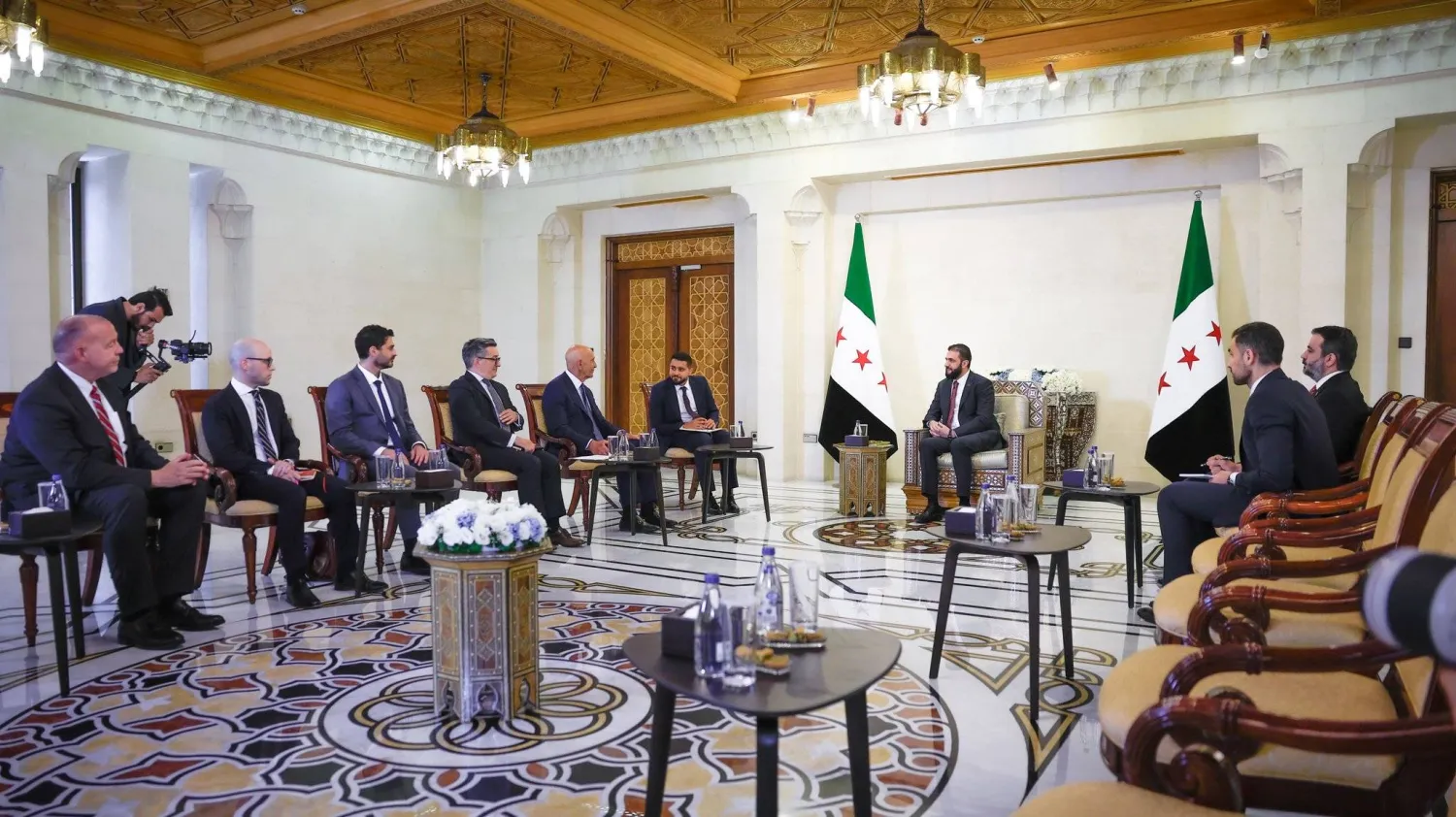 الرئيس الشرع يلتقي المبعوث الخاص للولايات المتحدة الأميركية إلى سوريا (سانا) 