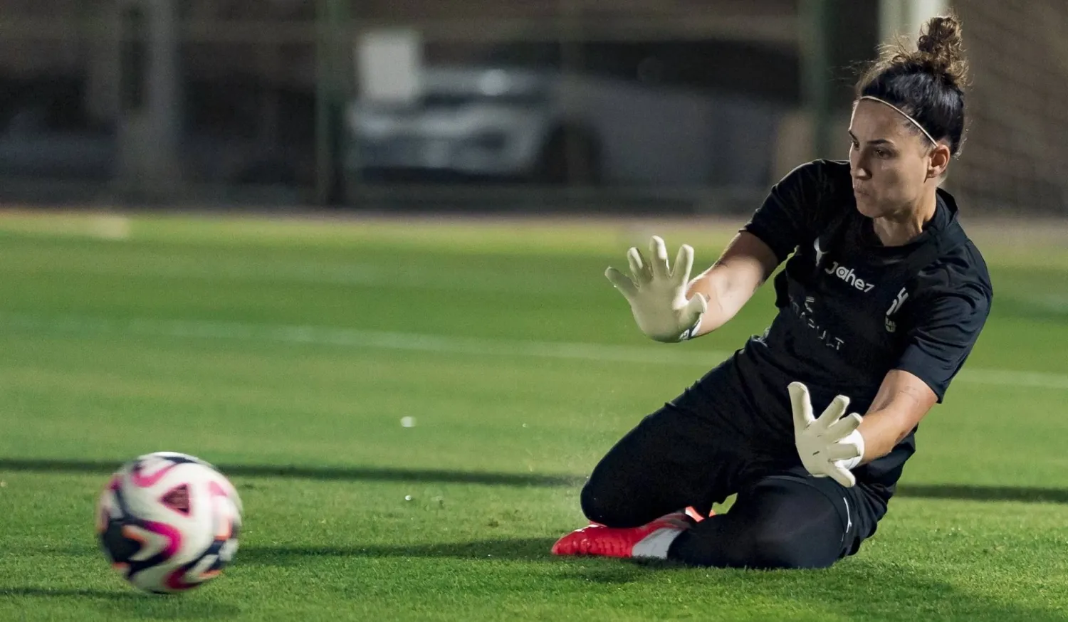 نويليا خلال مشاركتها في تدريبات الهلال (الشرق الأوسط)