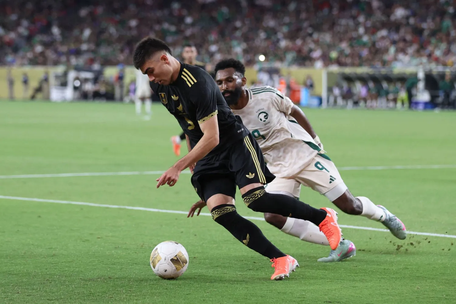 المنتخب السعودي يستعد لمواجهات تصفيات المونديال (أ.ف.ب)
