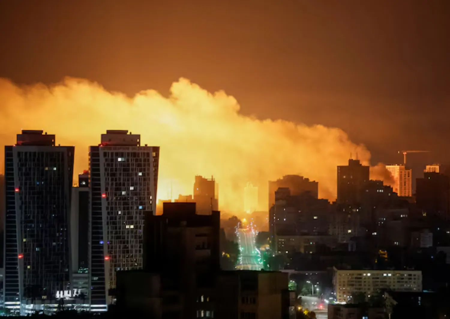 An explosion of a drone lights up the sky over the city during a Russian drone and missile strike, amid Russia's attack on Ukraine, in Kyiv, Ukraine July 10, 2025. REUTERS/Gleb Garanich/File Photo 