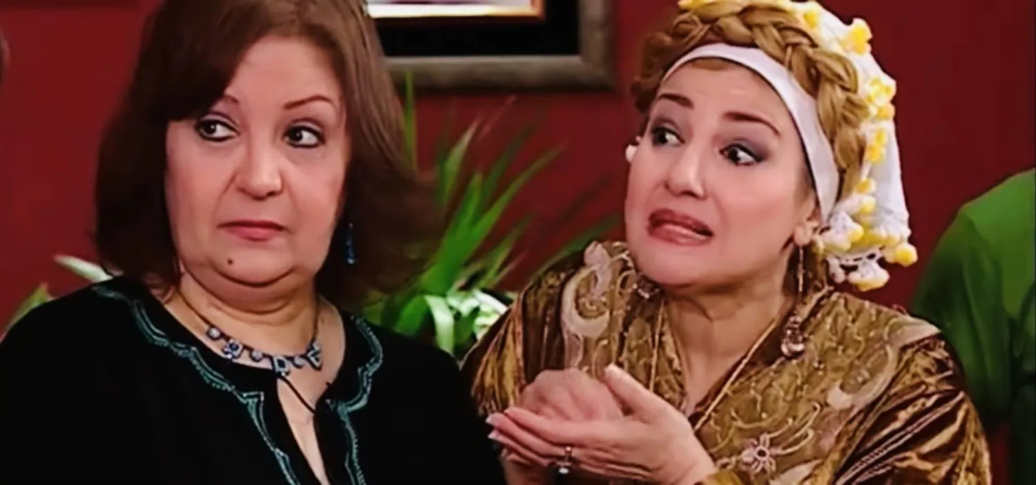 شروق وزيزي مصطفى في لقطة من مسلسل «راجل وست ستات» (يوتيوب)