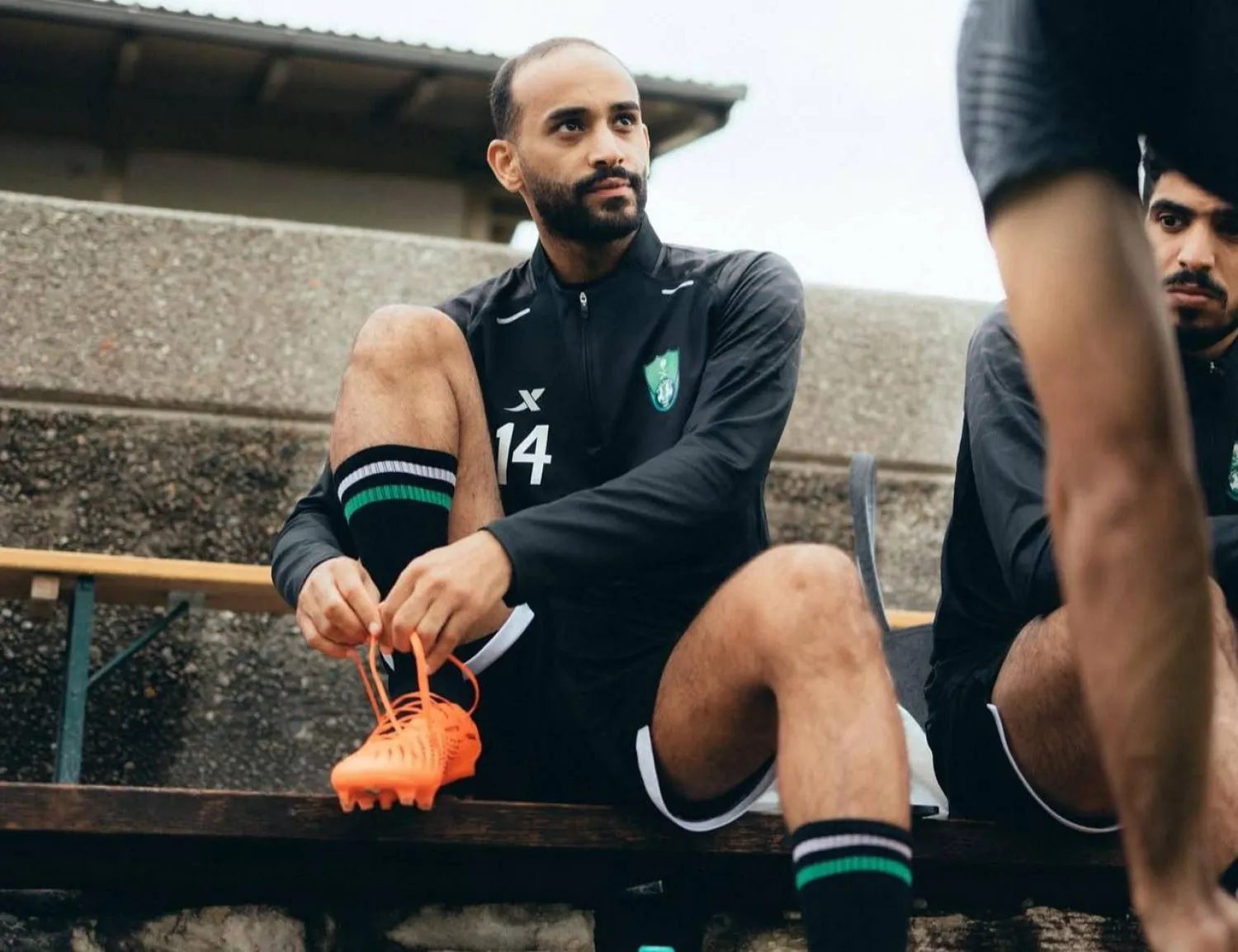 عبد الله عطيف قال إن حسابه كان مخترقاً (النادي الأهلي)