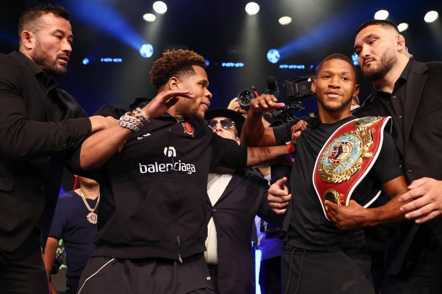 تحديات الملاكمين أشعلت المؤتمر الصحفي (الشرق الأوسط)