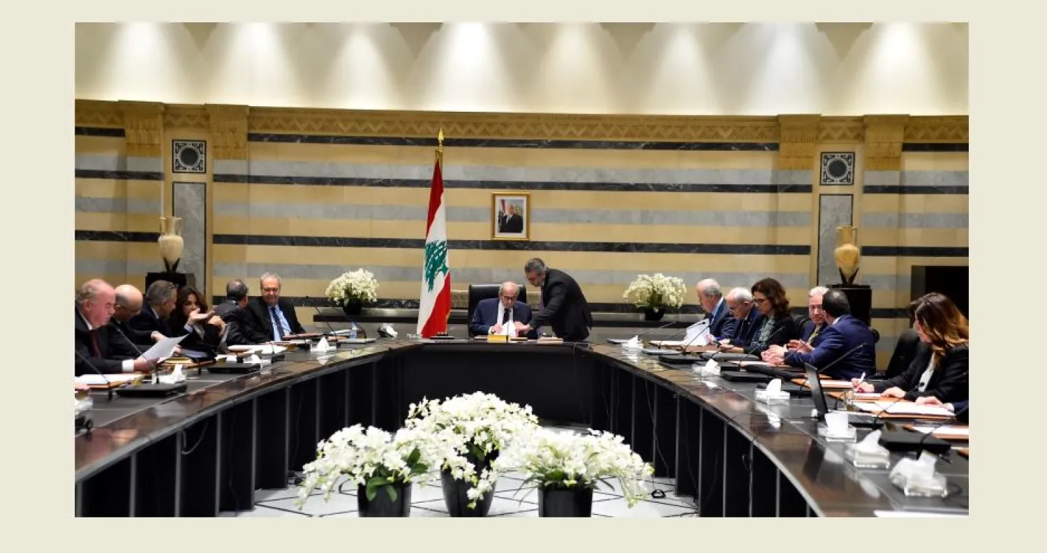 من وقائع الجلسة الأخيرة للحكومة اللبنانية في قصر بعبدا (الرئاسة اللبنانية)