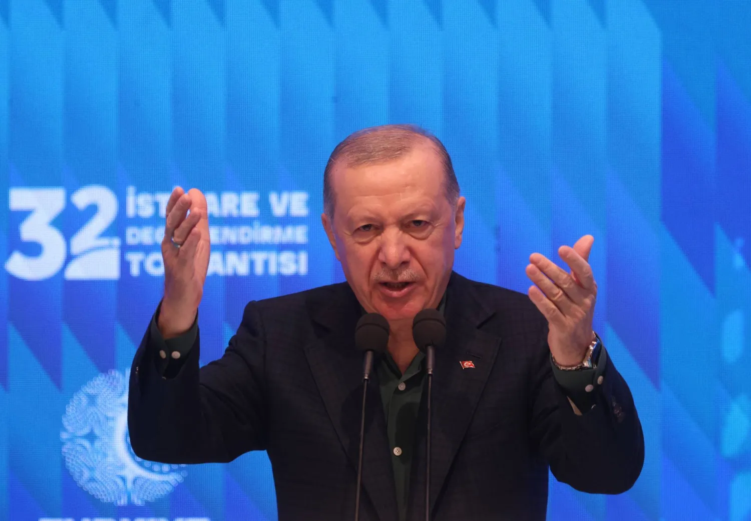 الرئيس التركي رجب طيب إردوغان أكد أن المفاوضات مع حزب العمال لم تشهد أي مساومات (إ.ب.أ)