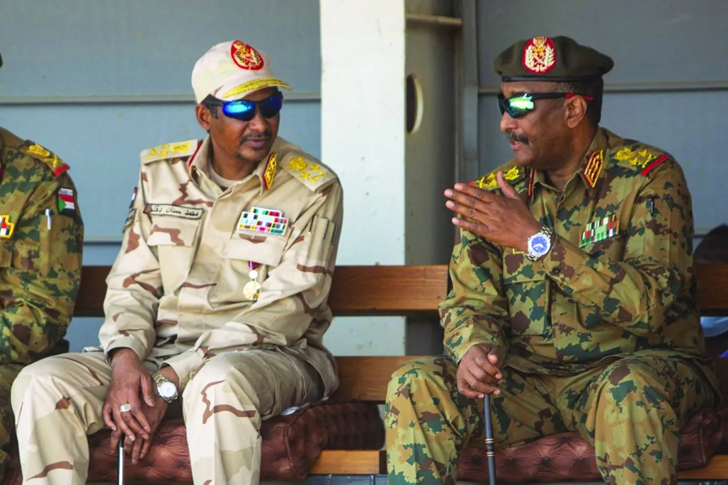 قائد الجيش عبد الفتاح البرهان وقائد «قوات الدعم السريع» محمد حمدان دقلو أيام تحالفهما (أرشيفية)
