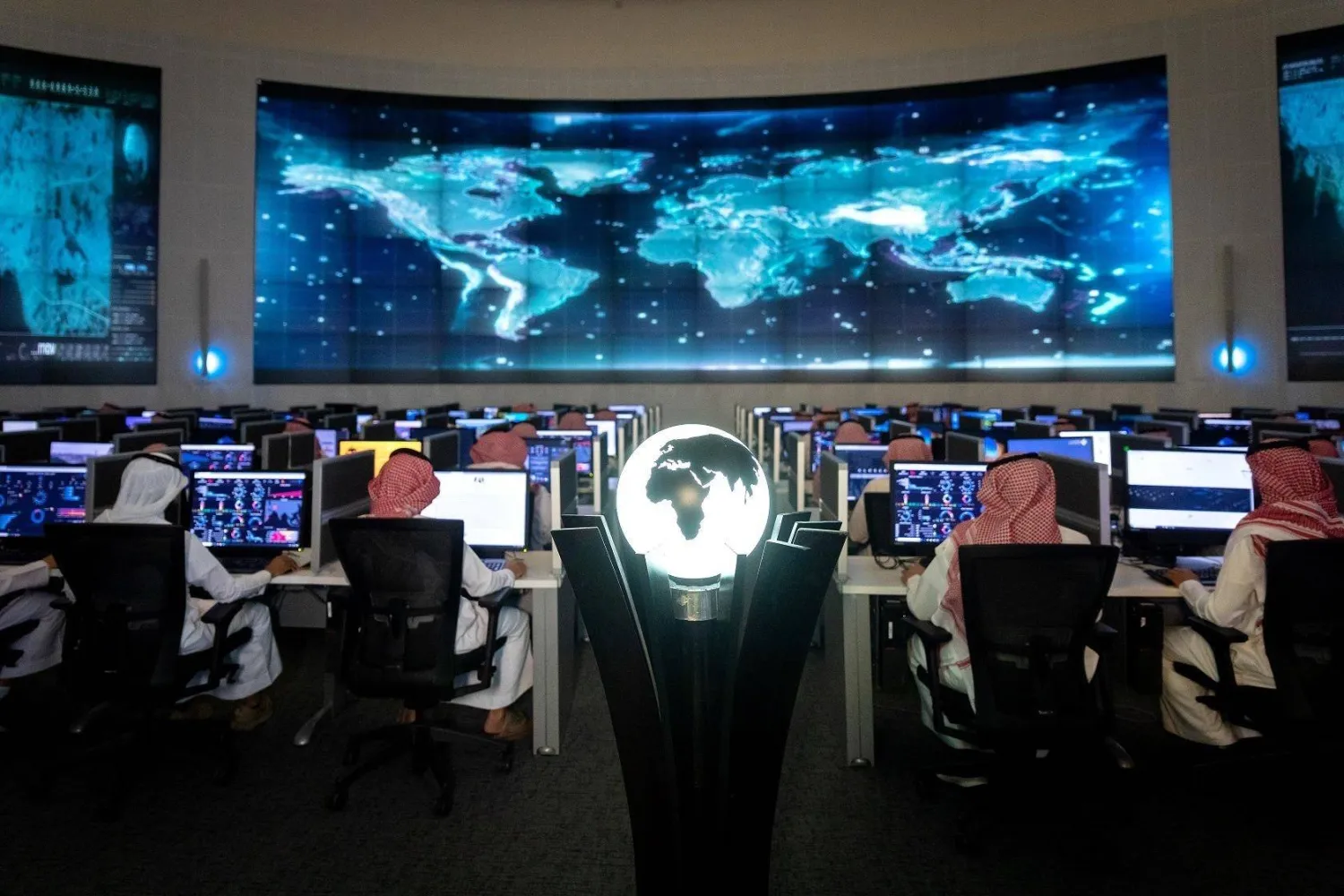 التعاون مستمر بين الجانبين لمكافحة التطرف الرقمي والحد من انتشاره (الشرق الأوسط)