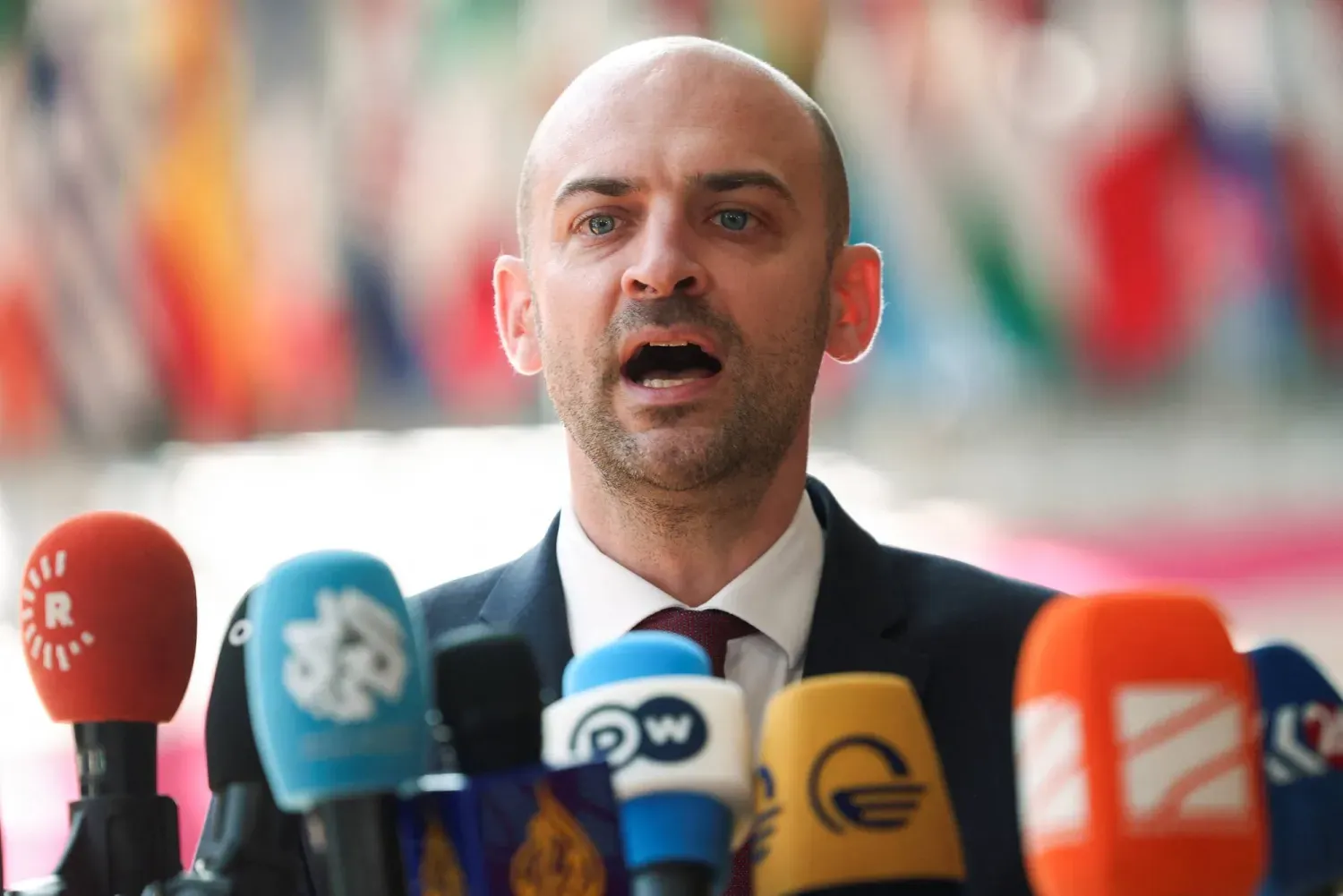 Fransa Dışişleri Bakanı Jean-Noel Barrot, bugün Brüksel'de düzenlenen Avrupa Birliği (AB) dışişleri bakanları toplantısı öncesinde basın mensuplarına konuştu. (Reuters)