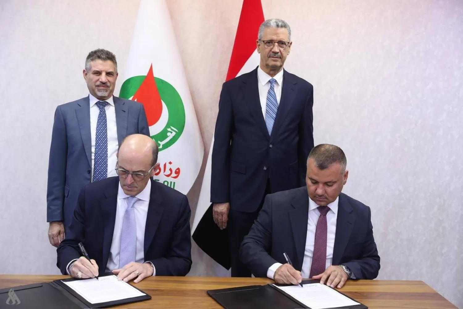 وزير النفط العراقي يشهد توقيع اتفاق مبادئ مع شركة «إتش كيه إن» الأميركية لتطوير حقل «حمرين» النفطي (إكس)