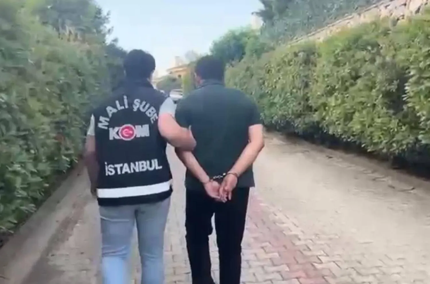 قوات الأمن التركية تنفذ حملة موسعة على مشتبهين بدعم «حركة غولن» في ذكرى محاولة الانقلاب عام 2016 (الداخلية التركية)