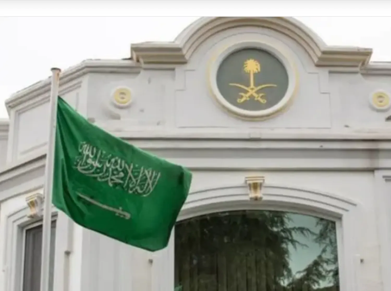 السفارة السعودية لدى إندونيسيا تتابع البحث عن مواطن غريق