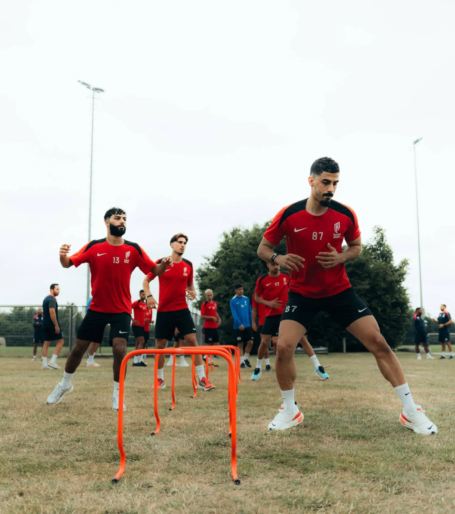 لاعبو القادسية خلال تدريباتهم في معسكر هولندا (نادي القادسية)