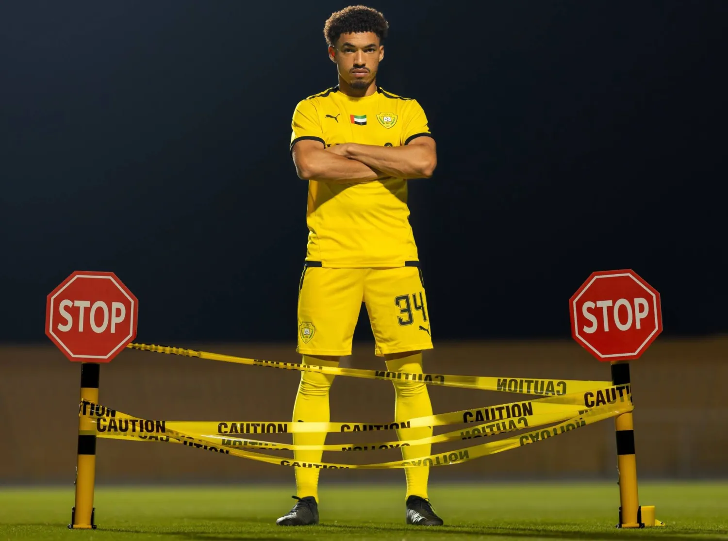 أدريلسون في صورة معبرة بثها حساب نادي الوصل على منصة إكس (نادي الوصل)