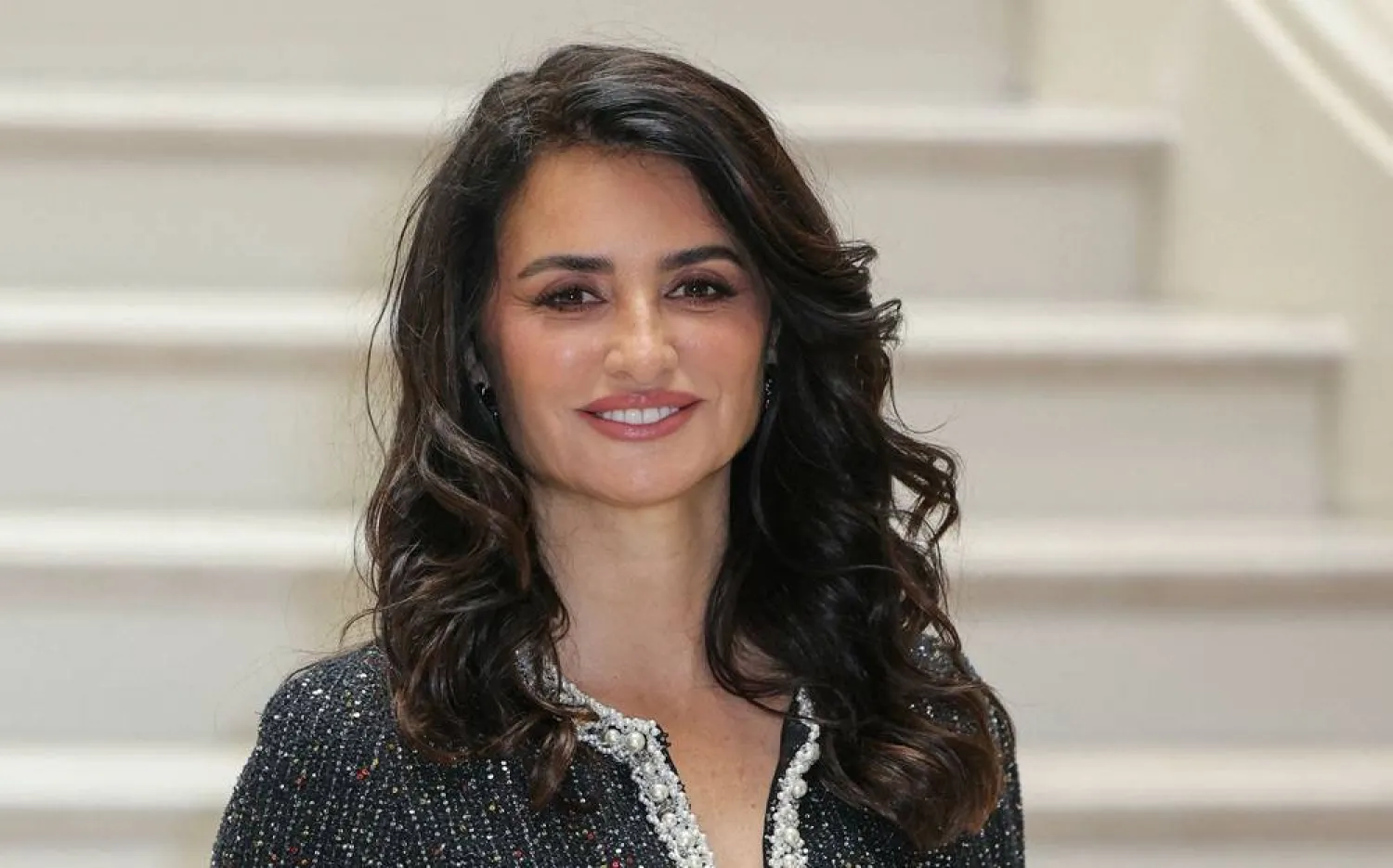  Spanish actress Penélope Cruz poses upon arrival ahead of the Chanel's Haute-Couture Fall/Winter 2025-26 collection show in Paris on July 8, 2025. (AFP) 