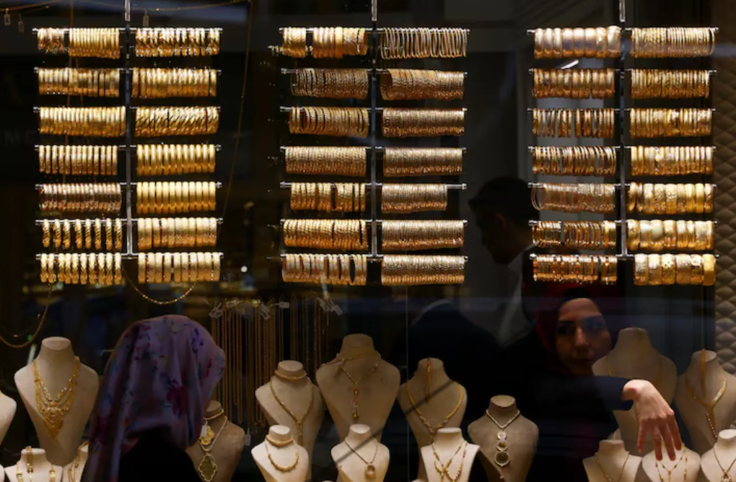 A person passes by a gold shop in Ankara, Turkey May 29, 2023. REUTERS/Yves Herman/File Photo 