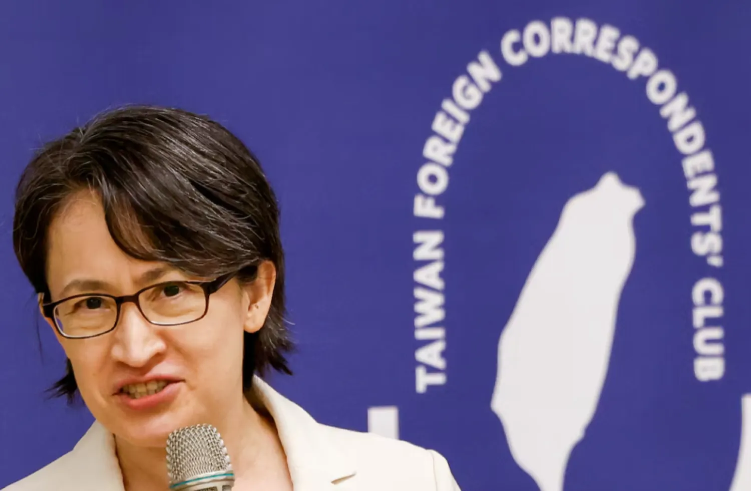 Taiwan's Vice President Hsiao Bi-khim makes a speech at a briefing for foreign media in Taipei, Taiwan July 18, 2025. REUTERS/Ann Wang
