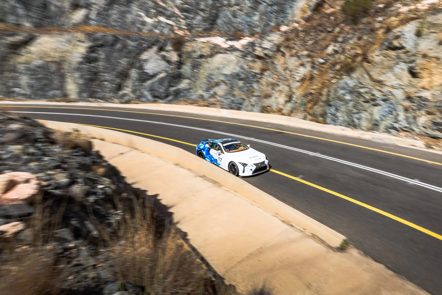 من منافسات الجولة الأولى لتحدي الهضبة (الشرق الأوسط)