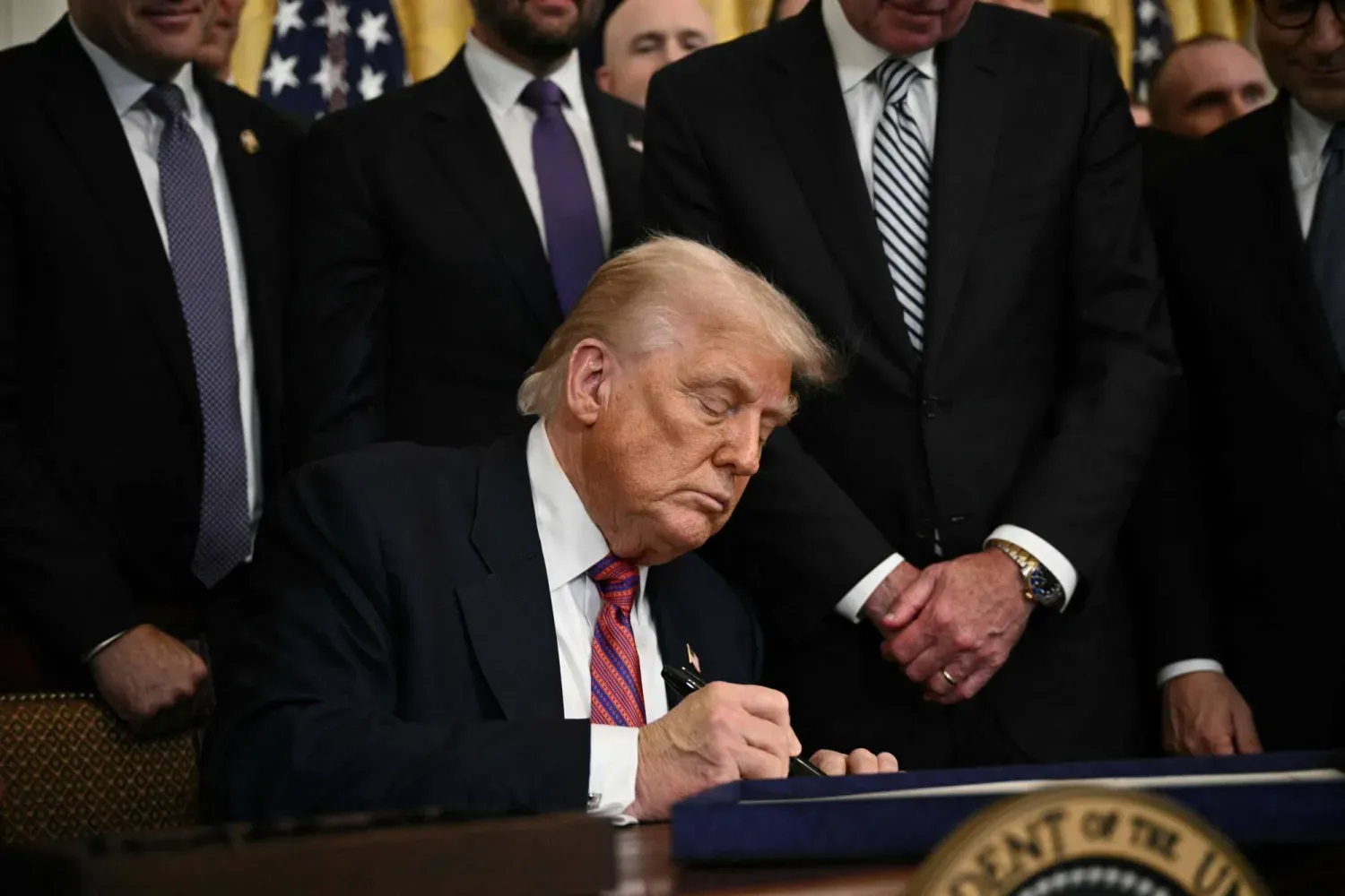 ABD Başkanı Donald Trump, GENIUS olarak bilinen stablecoin yasasını imzaladı. (AFP)