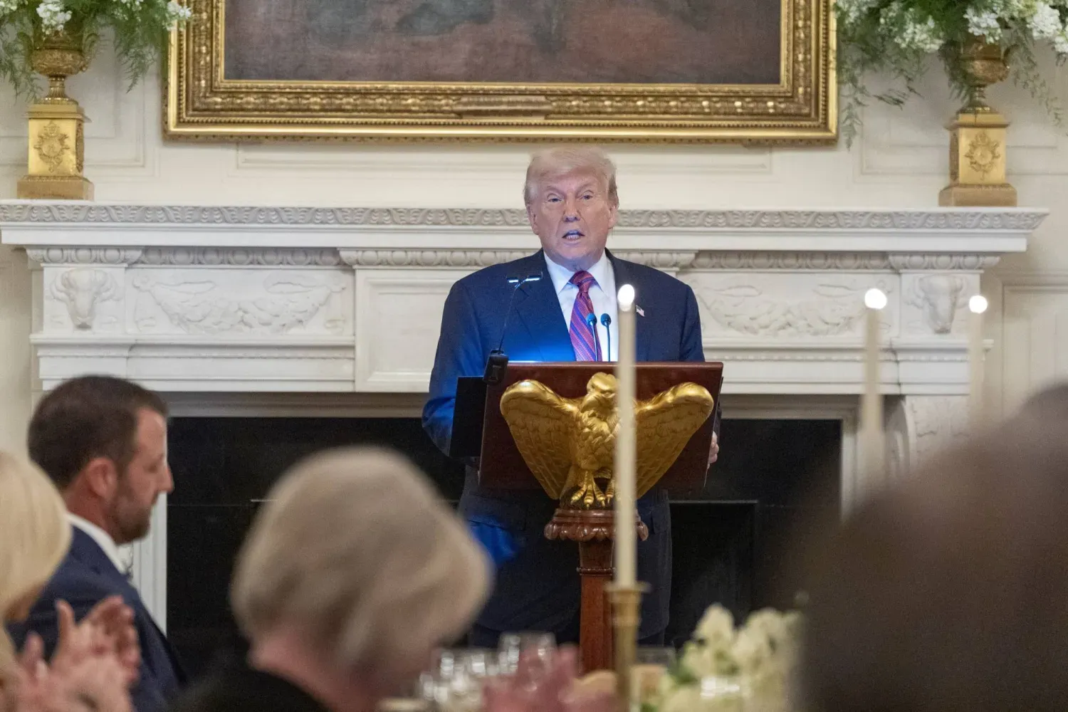 ABD Başkanı Donald Trump, Beyaz Saray'da Temsilciler Meclisi üyeleriyle akşam yemeğinde (AP)