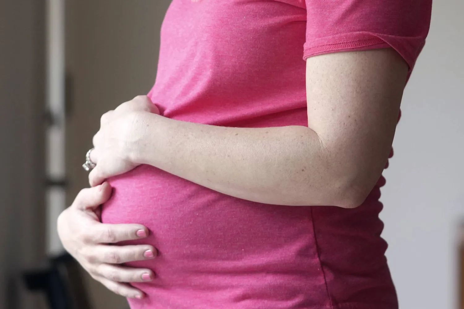 A pregnant woman (AP)