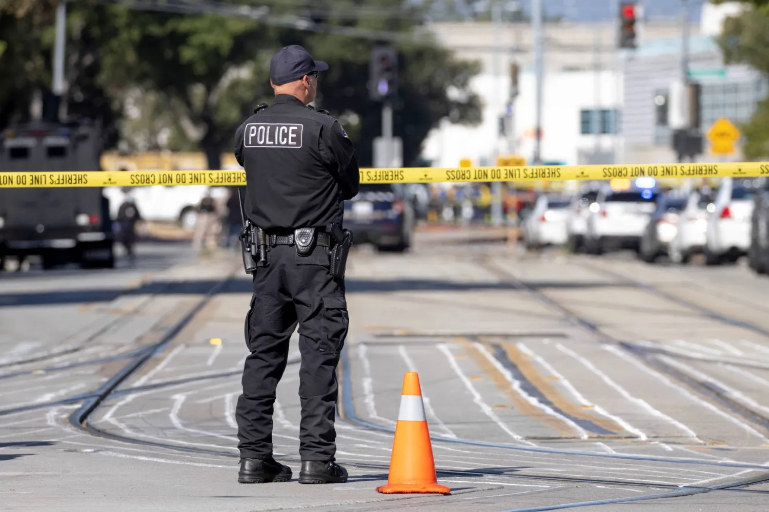 أصيب أكثر من 20 شخصاً بجروح نتيجة الحادث (رويترز)