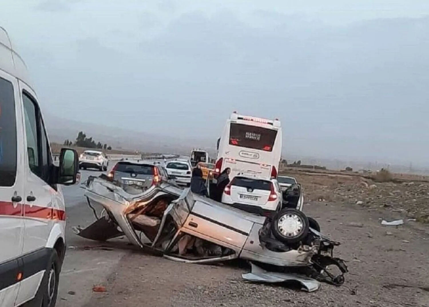 تحطم مركبات في حادث سير سابق في إيران (أرشيفية - إرنا)