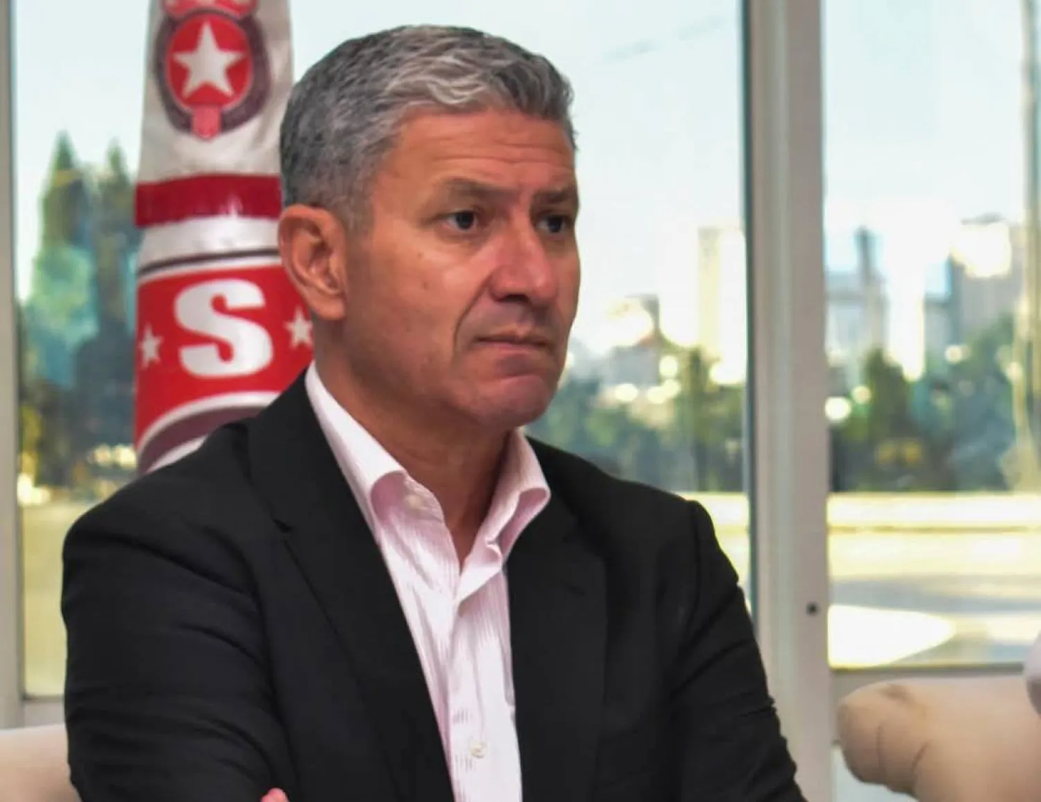  اللاعب الدولي السابق لمنتخب تونس زبير بية (نادي النجم الساحلي)