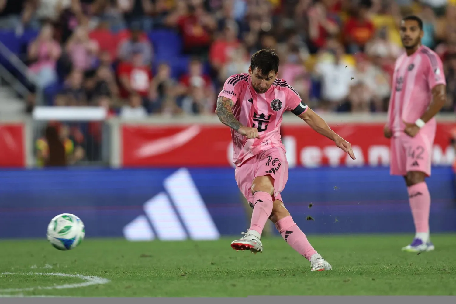 ليوينل ميسي (أ.ف.ب)