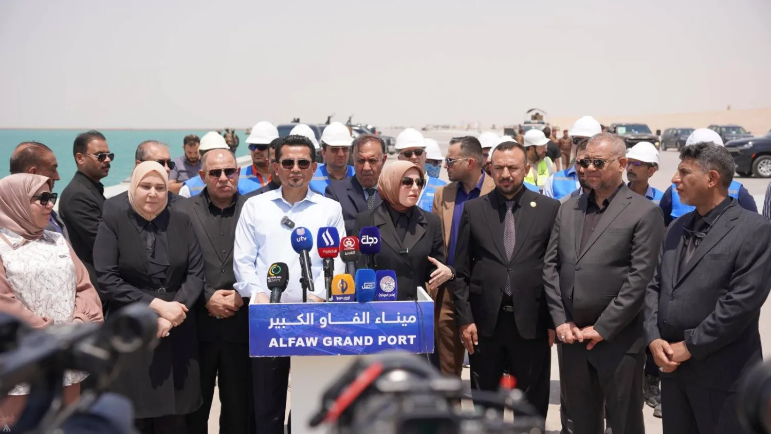 وزير النقل العراقي متحدثاً خلال جولته التفقدية في ميناء الفاو الكبير (واع)