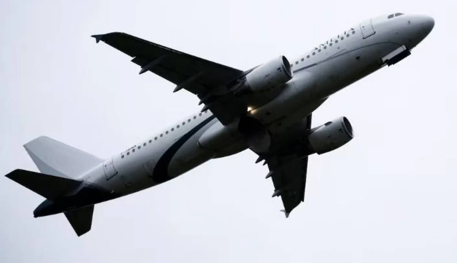 اضطرت طائرة تابعة لسلاح الجو الألماني للهبوط في لايبتسيغ اضطراريا (رويترز)






