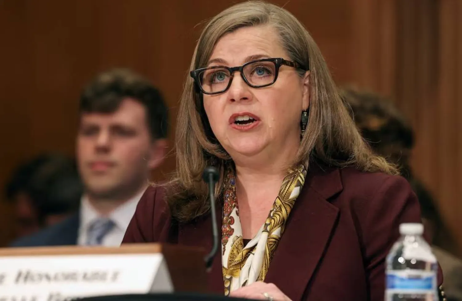 ميشيل بومان تدلي بشهادتها أمام مجلس الشيوخ في 10 أبريل 2025 (رويترز)
