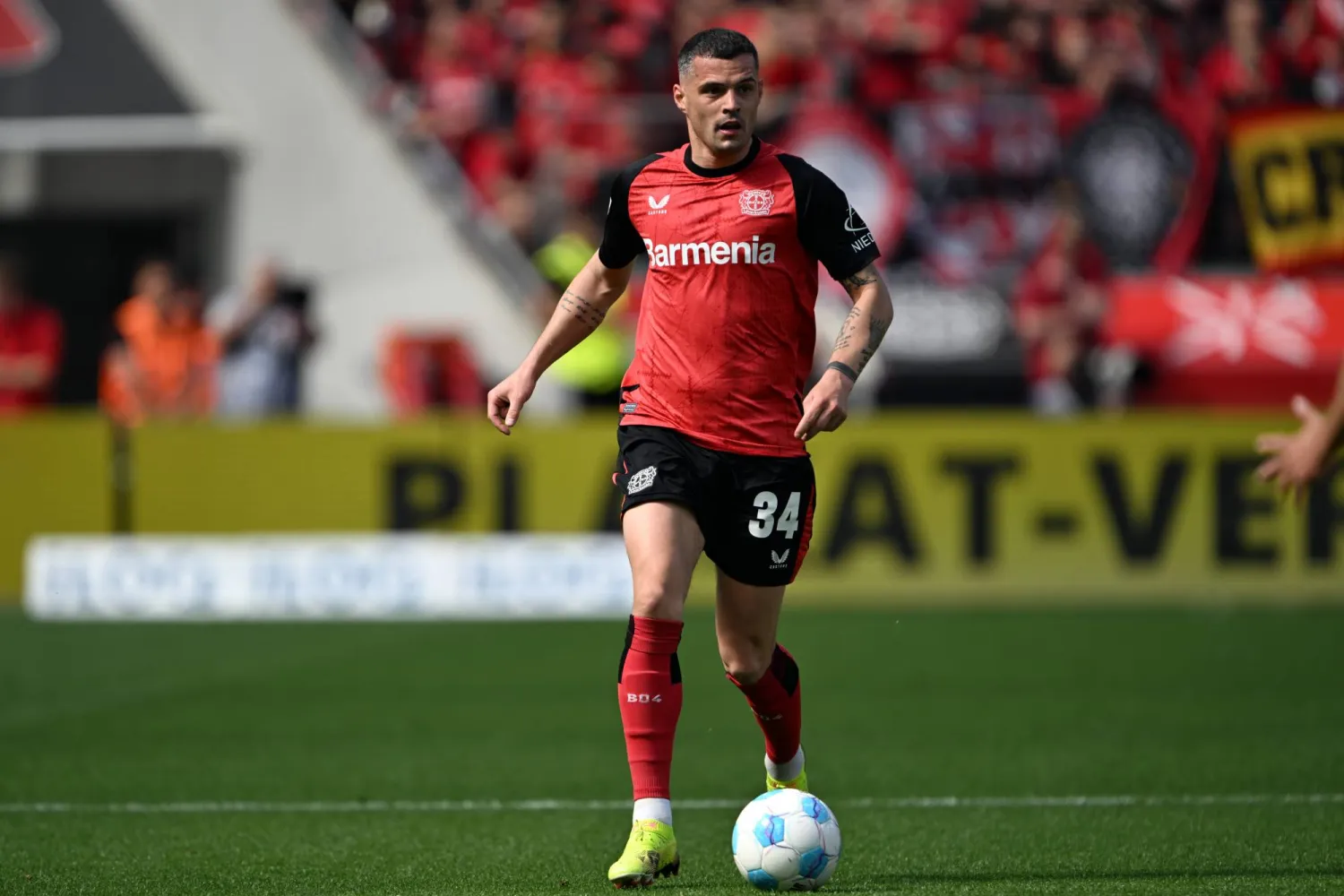  السويسري غرانيت تشاكا (د.ب.أ)