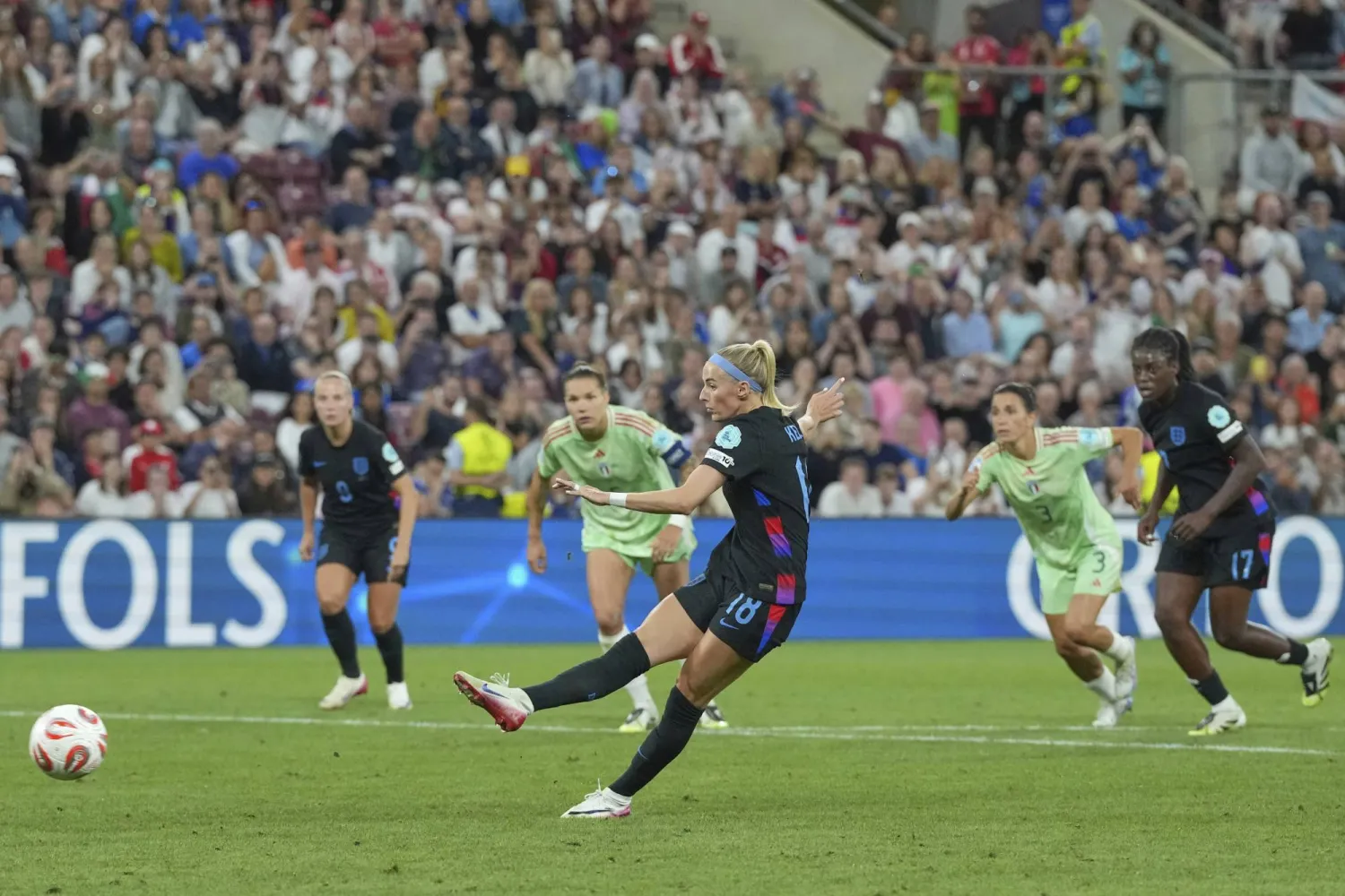 كلوي كيلي (أ.ب)