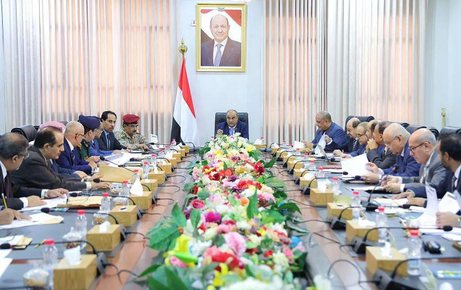 جانب من اجتماع للحكومة اليمنية في العاصمة المؤقتة عدن (سبأ)