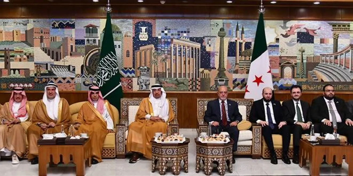 بعد وصول الوفد السعودي برئاسة وزير الاستثمار خالد الفالح إلى دمشق ويبدو وزير الاقتصاد والصناعة الدكتور محمد الشعار (سانا)