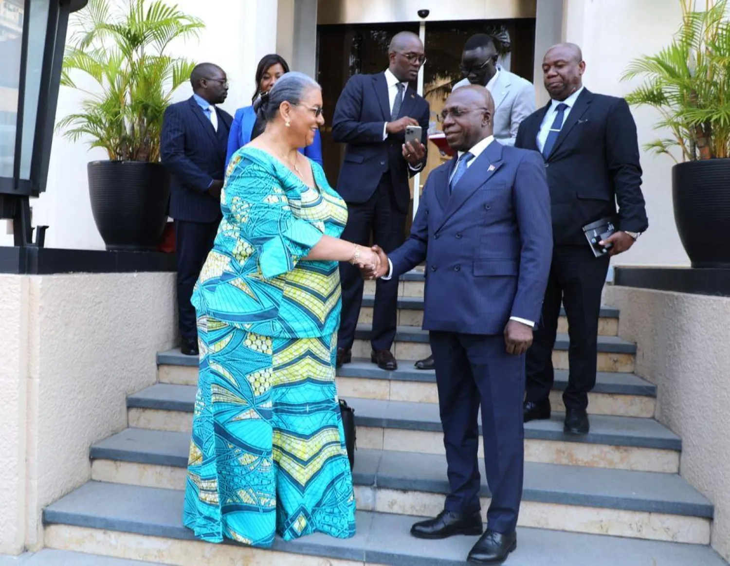 لقاء هانا تيتيه مع وزير الخارجية الأنغولي تيت أنطونيو في أديس أبابا (البعثة الأممية)